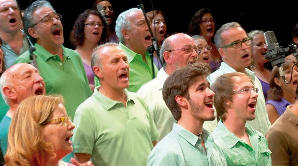 Concert solidari de Nadal de la Fundació Acollida i Esperança amb la Coral Gospel Sentits a Santa Maria