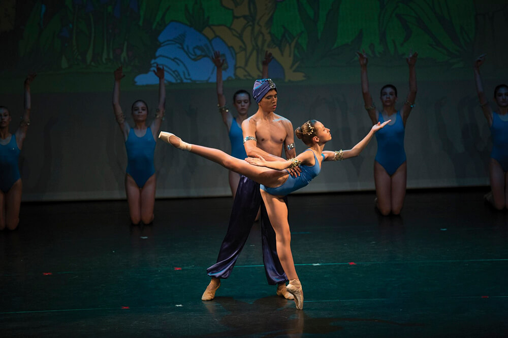 Quatre alumnes de l’escola de dansa Marisa Yudes a la dansa professional