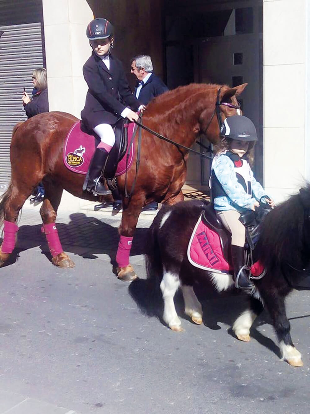 La Passada a Badalona surts pels carrers celebrant els seus 140 anys
