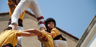 Diada castellera a la plaça de la Vila