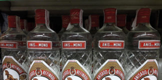 Un mico amb tupè protagonista de l’ampolla especial d’aquest Nadal d’Anís del Mono