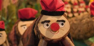 Tió gegant i solidari a la Fira de Nadal de la Plana