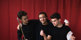 Tres mags joves badalonins organitzen una gala concurs dins del Li-Chang