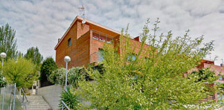 Dues noves cases assaltades de nit a Tiana mentre els veïns hi dormien