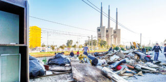 Un grup de bussejadors proposa campanyes ciutadanes per netejar diversos punts de Badalona