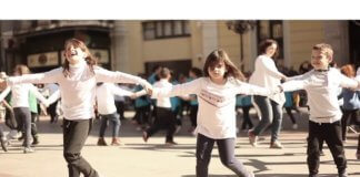 Nens i nenes de Badalona ballaran conjuntament dins de la Quinzena Metropolitana