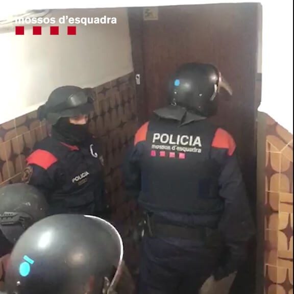 6DFEFA06-1796-49CB-857B-BCEFEFA59EEB