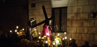 Busquen escolans per la Processó del Silenci