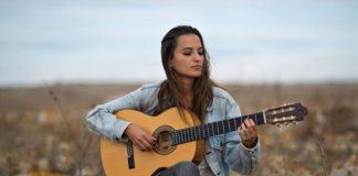 Can Ruti acull un concert de Judit Neddermann a la unitat de nounats