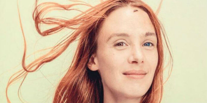 jeune-femme-montparnasse-bienvenue-bienvenida-a-montparnasse-laetitia-dosch-poster-2017-film-HdC