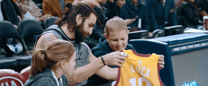 Frame 2 d'Stronger Together