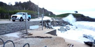 El temporal de llevant fa desaparèixer dues platges de Montgat per primera vegada