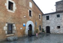 La Generalitat insta a l’Ajuntament a reobrir l’alberg per als desallotjats del B9 i Albiol s’hi nega