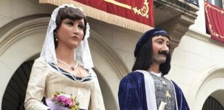 Presenten els ninots dels gegants de Badalona
