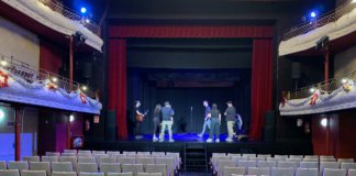 Un grup de cantants i músics badalonins versionen “Els Reis Venen”