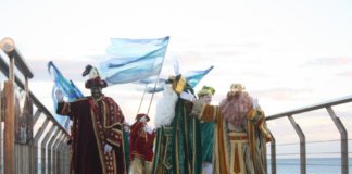 Badalona tanca el campament reial per les ventades