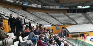 Les xarxes esclaten contra la llotja de la Penya