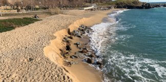 Obres a la platja de les Roques de Montgat