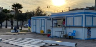 Tanca la darrera guingueta que restava oberta a la platja