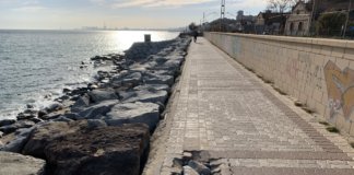 Perill per diferents desperfectes al passeig marítim entre Montgat i el Masnou