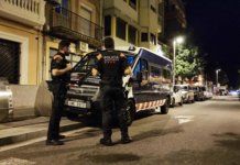 Detenen a Badalona sis membres d’un grup especialitzat en robatoris en àrees de servei