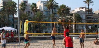 Residents de Can Ruti reprenen la celebració d’un torneig de volei platja