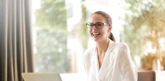 Les empreses hauran de pagar ulleres i lents de contacte dels treballadors