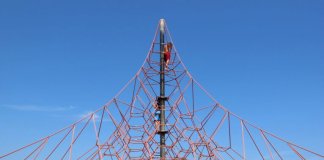 Montgat elimina la piràmide per guanyar espai a les platges