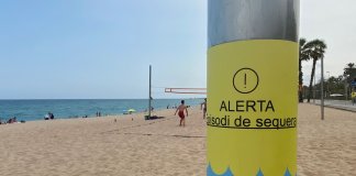 Un estiu sense dutxes ni rentapeus a les platges de Badalona: les conseqüències de la sequera