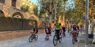 40 nens i nenes van junts a l’escola a Tiana