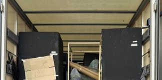 Es traslladen els pessebres al Refugi