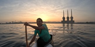 Un equip de sis dones representen l’Estat en la prova “Et Aito” de canoa de Polinèsia