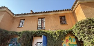 Les cases de Ca l’Arnús, símbol de l’abandonament i la degradació del patrimoni de Badalona