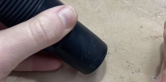 Un taller de Tiana recupera documents històrics arrasats per la DANA de València