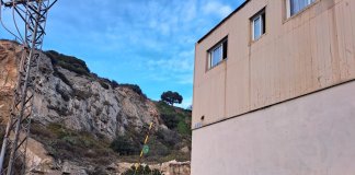 30 persones seran desnonades d’una nau industrial a Montgat on vivien rellogades