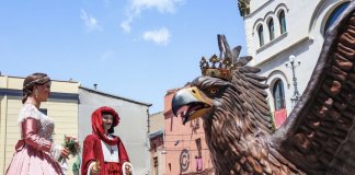 Els Gegants Vells i l’Àliga de Badalona, per primer cop a Montserrat