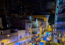 Els Mossos investiguen 4 encaputxats que han calat foc en un balcó