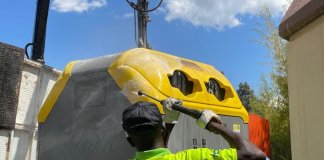 Tiana comença la neteja especial d’estiu dels contenidors