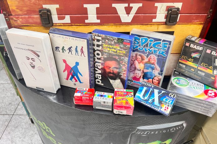 bc28fc14-3fdd-4fc5-ab93-b7e8dc0fc1ba (1)