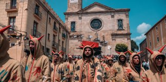 El Ball de Diables de Badalona celebra Sant Miquel amb la IV Carretillada i el II Vermut Infernal