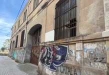 Reclamen millores al carrer Sagunt i la dignificació de l’antiga nau d’Eines Canela