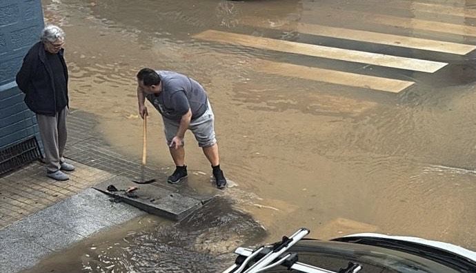 6D9556E9-6280-48CC-B9A0-6CE2087A4639