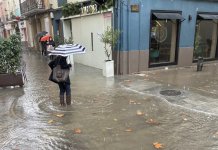 La pluja intensa deixa carrers inundats i una quinzena de sortides dels Bombers a Badalona
