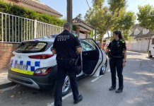 La policia de Tiana busca un individu que intenta entrar a les cases aprofitant descuits