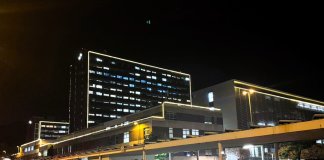 Can Ruti fa l’encesa de llums de Nadal al voltant del seu edifici